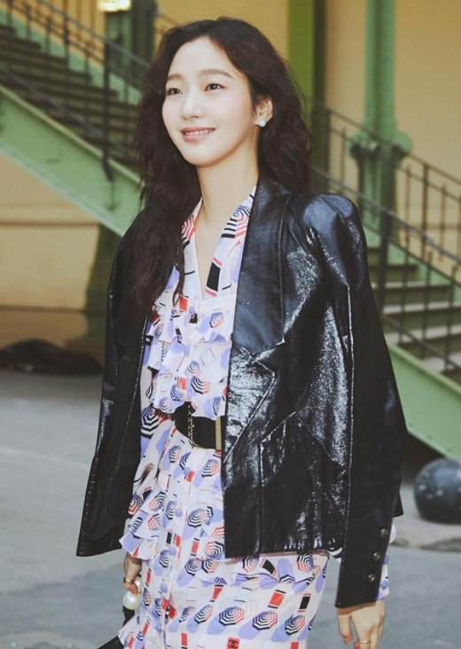 [★패션] 김고은, 파리 샤넬쇼서 선보인 동양적인 여성美