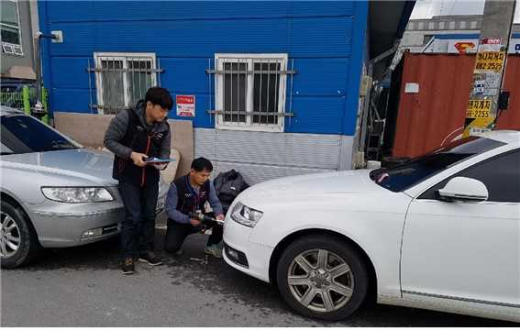 ▲ 타 시·군 체납차량 번호판 영치활동. / 사진제공=여주시