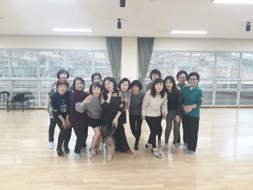 의왕국민체육센터, 차밍댄스. /사진제공=의왕시