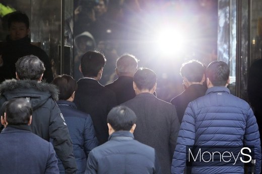 [머니S포토] 사법부 초유의 사태, 구속기로 선 양승태