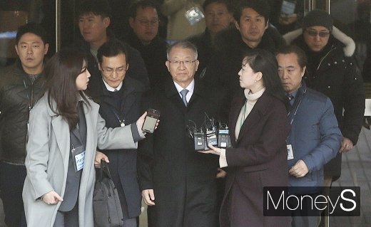 [머니S포토] 양승태, 여전히 묵묵부답