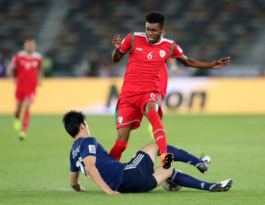 일본 선수들이 지난 13일(한국시간) 아랍에미리트(UAE) 아부다비의 자예드 스포츠 시티 스타디움에서 열린 오만과의 대회 F조 조별리그 2차전에 승리했다. /사진=로이터