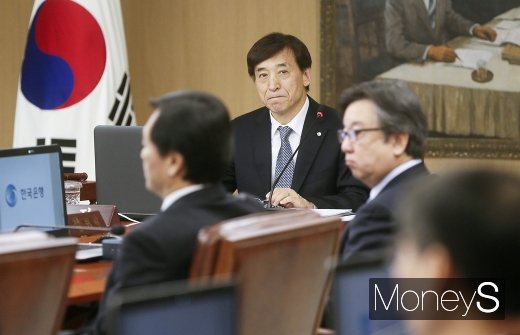 [머니S포토] 금통위 회의, 금리 동결하나