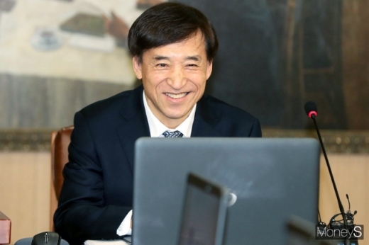 2019년 1월 통화정책방향 관련 금융통화위원회가 열린 24일 서울 중구 한국은행에서 이주열 한국은행 총재가 밝은 표정을 보이고 있다. /사진=임한별 기자