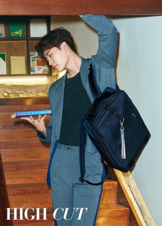 [★화보] 이종석, 사색하는 '문학청년'