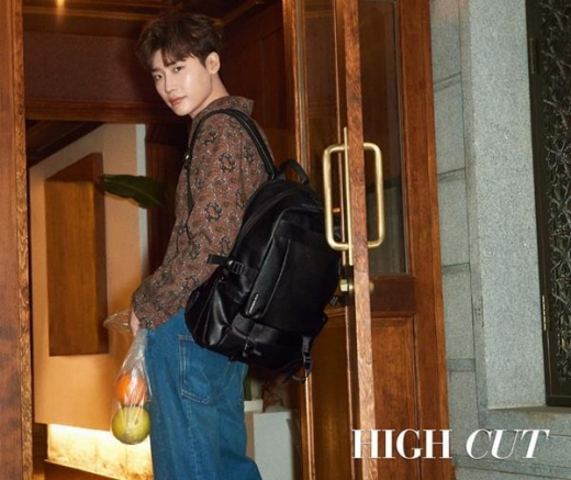 [★화보] 이종석, 사색하는 '문학청년'