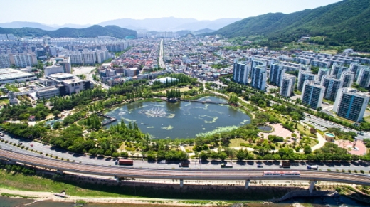김해 연지공원 전경/사진=김해시