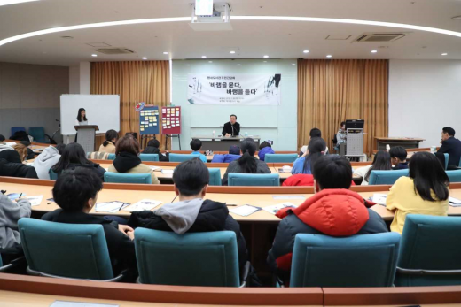 시민과의 소통의 시간을 가지고 있는 조광한 남양주 시장. / 사진제공=남양주시
