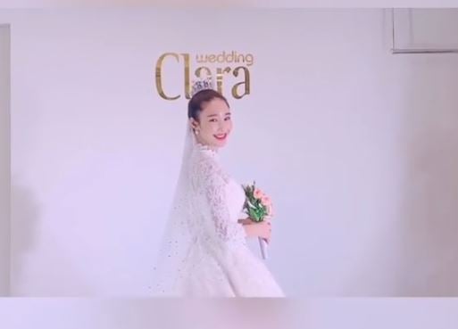 이사강♥론 결혼. /사진=이사강, 론 인스타그램