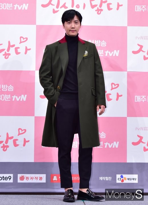 [머니S포토] 이상우, 모델 버금가는 비율