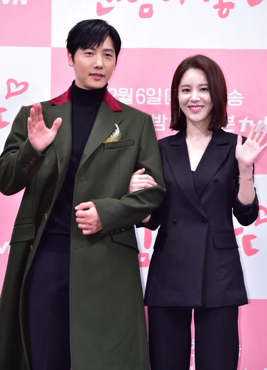 [머니S포토] 이상우-손성윤 '커플케미 기대해주세요'