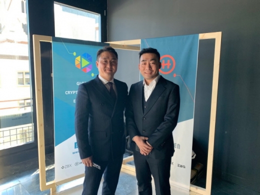 (왼쪽부터) 비트하이닷컴 이동언 부대표, ZBG닷컴 CEO JIMMY ZHAO