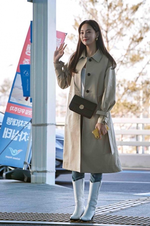 [★공항패션] 이주연, 트렌치코트룩...