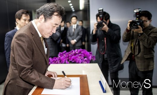 [머니S포토] 현대기아차 기술연구소 방문한 이낙연