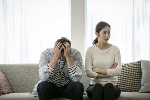 연휴 기간 동안 시댁과 갈등이 있거나 남편이 상대적으로 친정에 소홀한 모습을 보이면 스트레스가 가중되고 명절증후군으로 번질 수 있다./사진=이미지투데이