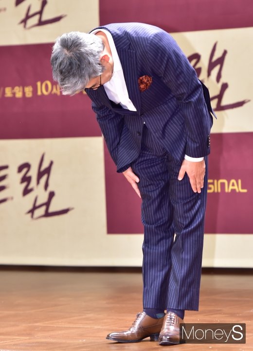 [머니S포토] 성동일 '트랩 잘 부탁드립니다'