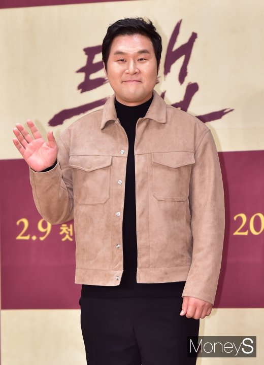 [머니S포토] 윤경호 '푸근한 미소'