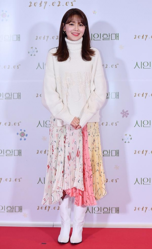 [★패션] 수영, '시인할매' 시사회 간 러블리한 그녀