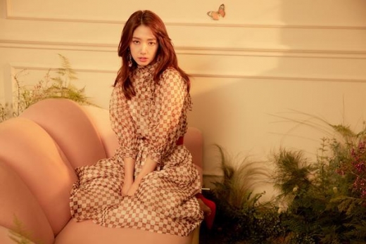 [★화보] 박신혜, 봄 여성패션 '럭셔리한 레이디룩' 제안