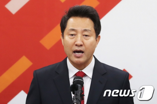오세훈 전 서울시장이 7일 오전 서울 영등포구 자유한국당 당사에서 당 대표 출마선언 기자회견을 열었다./사진=뉴스1 임세영 기자