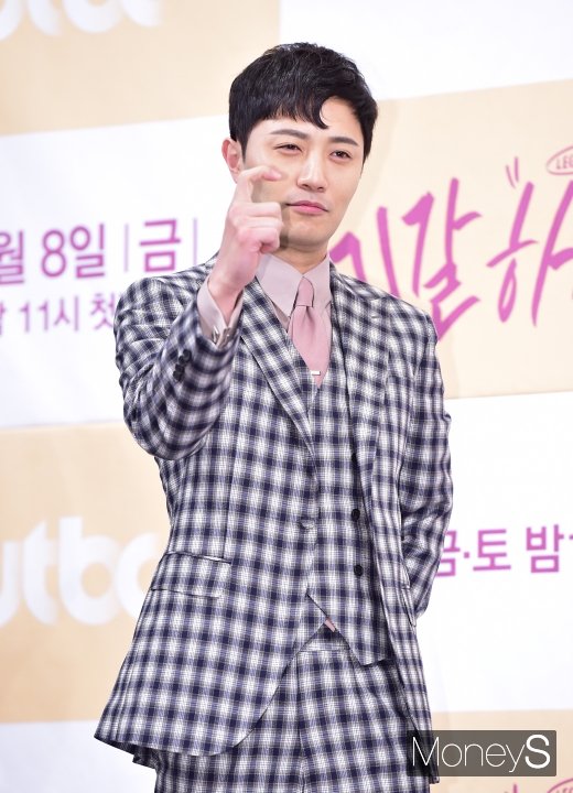 [머니S포토] 진구 '갈고리 포즈'