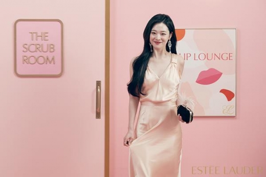 [★뷰티] 설리, 새콤달콤한 과즙미의 표본