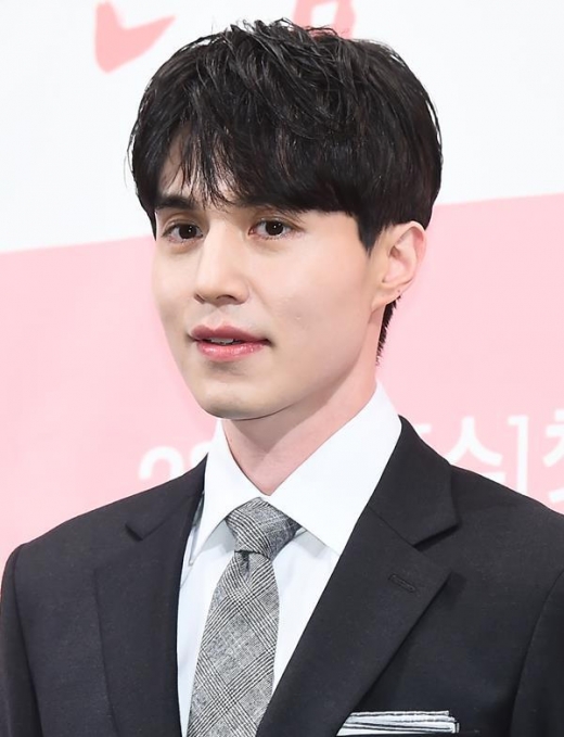 [★패션] '진심이 닿다' 이동욱, 자신감 넘치는 세련된 수트룩