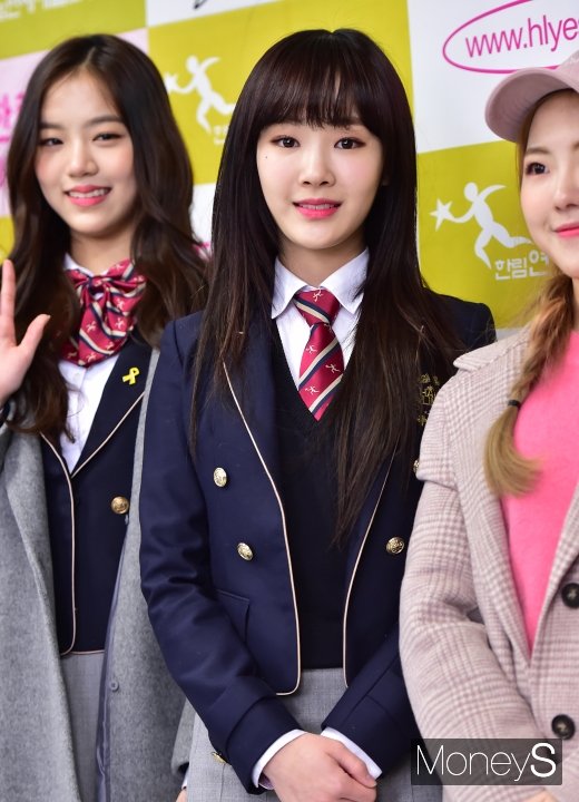 [머니S포토] 공원소녀 앤 '졸업식 미소만발'