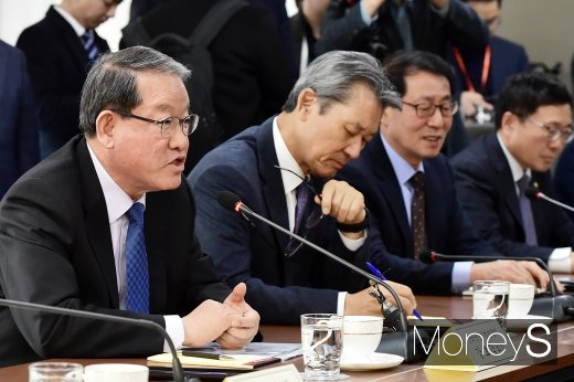 [머니S포토] 강호갑 중견기업협회장의 모두발언