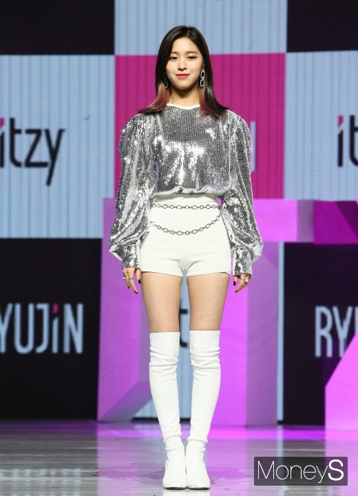 [머니S포토] 있지(ITZY) 류진 '미모가 반짝반짝'