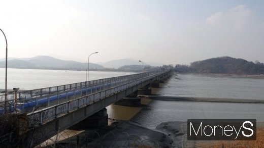 강화대교와 염하강 전경. /사진=사진=박성기 여행 칼럼니스트