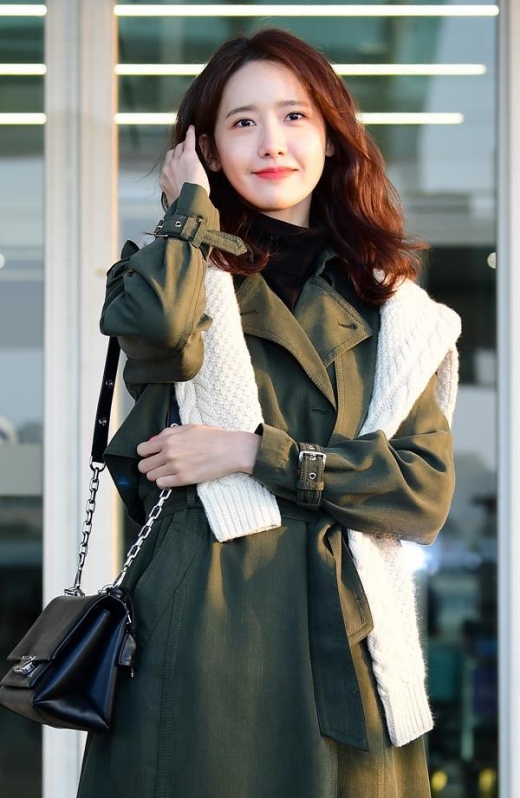 [★공항패션] 윤아, 뭇남성 심쿵하게 하는 청순美
