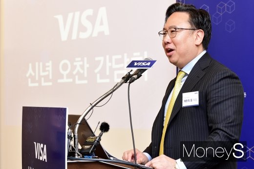 [머니S포토] 첫 기자간담회 개최한 패트릭 윤
