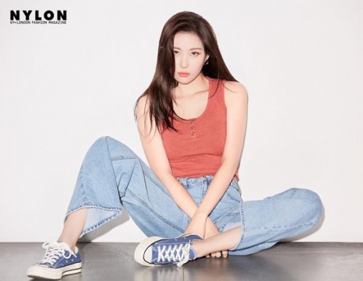 [★화보] 선미, 배우 정가람과 도발적인 데님 룩
