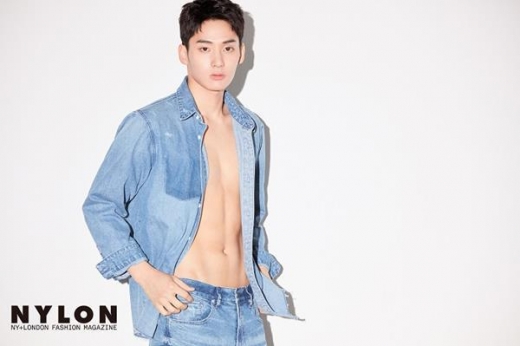 [★화보] 선미, 배우 정가람과 도발적인 데님 룩
