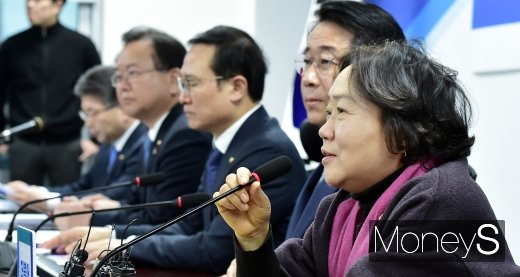 [머니S포토] 인재근 국회 행안위원장의 발언