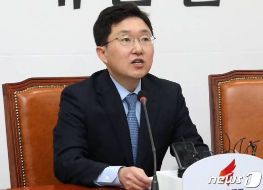 김용태 자유한국당 사무총장이 14일 서울 여의도 국회에서 '5·18 폄훼' 논란을 일으킨 김진태, 김순례, 이종명 의원의 윤리위 결과를 설명했다./사진=뉴스1