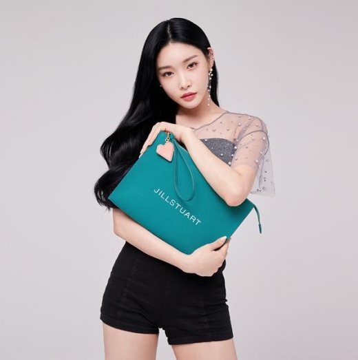 [★화보] 청하, 시크함과 러블리한 매력