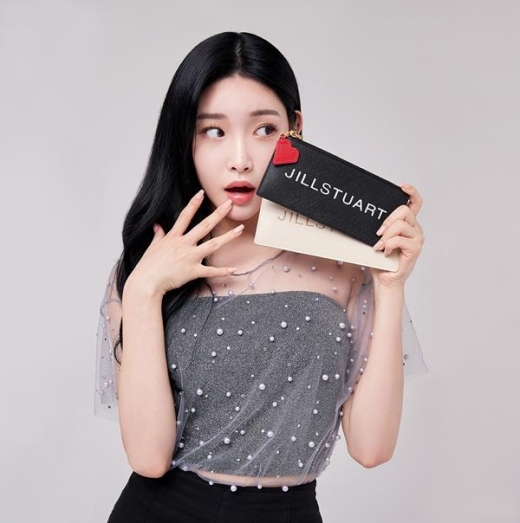 [★화보] 청하, 시크함과 러블리한 매력