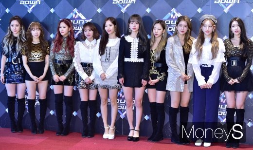 [머니S포토] 우주소녀 '예쁘다 예뻐'