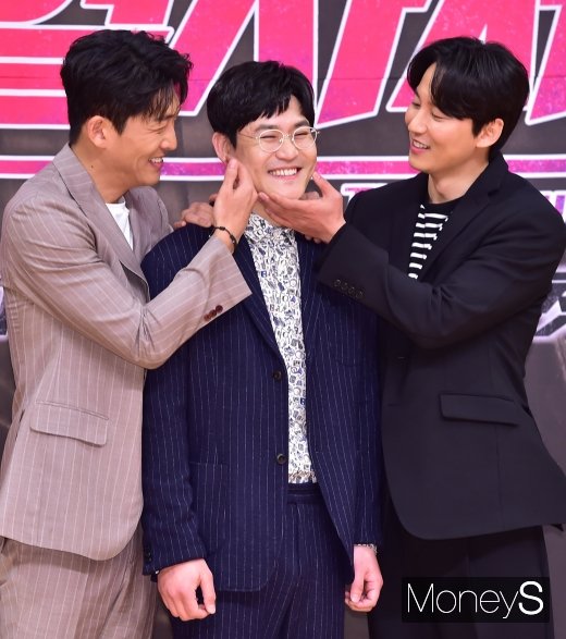 [머니S포토] 김성균 꿀피부가 부러운 고준-김남길
