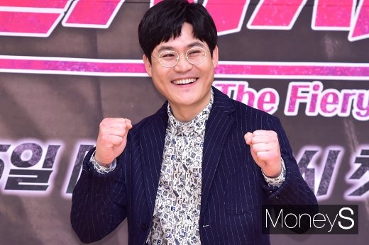 [머니S포토] 김성균, 힘찬 파이팅!