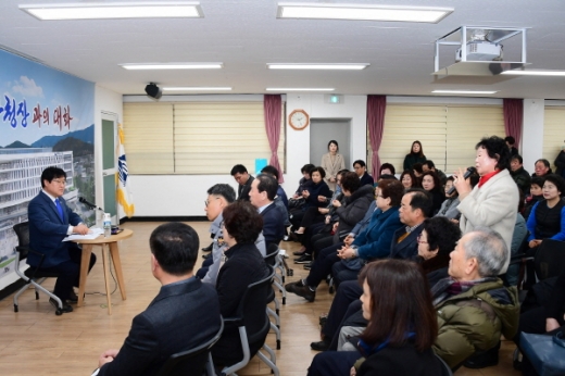 부산 동래구가 2019년 한 해의 구정계획을 알리고 주민들과 소통의 장을 마련하고자 오는 25일까지 13개동을 대상으로 구정설명회를 시작한다./사진제공=동래구