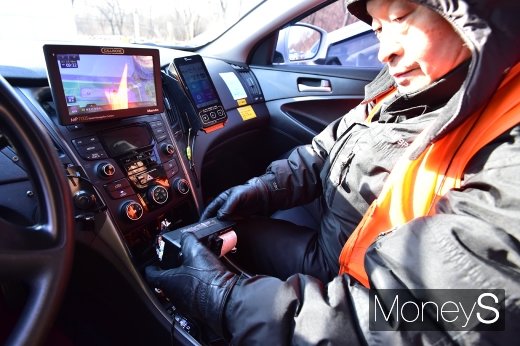 [머니S포토] 새 '택시 미터기' 장착