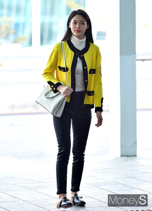 [머니S포토] 설현, 블로퍼를 신어도 돋보이는 비율
