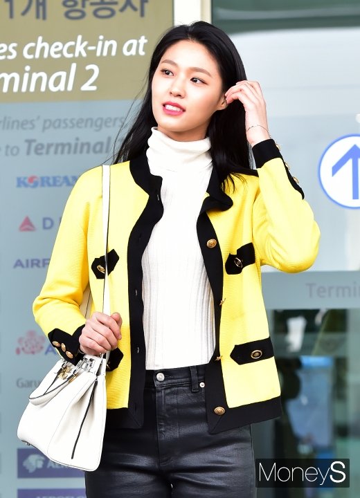 [머니S포토] 설현, 머리카락만 넘겨도 화보