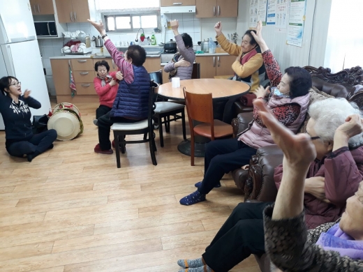 시흥시 경로당 건강누리 운동교실. /사진제공=시흥시