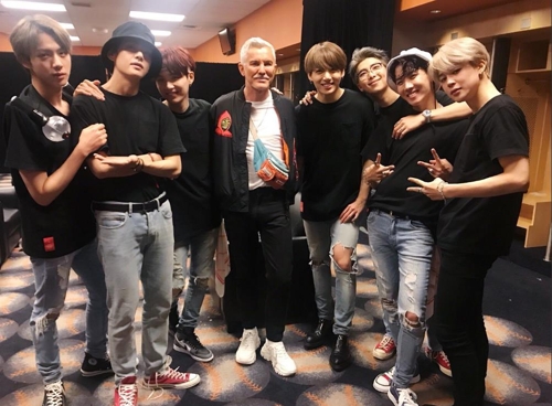 바즈 루어만 감독과 방탄소년단. /사진=바즈 루어만 트위터 캡처