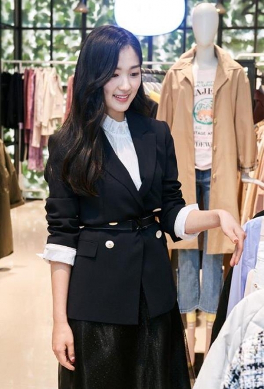 [★패션] '예서' 김혜윤, 러블리한 20대 여성룩… 