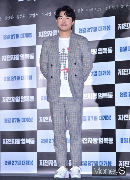 [머니S포토] 이시언, 대배우의 남다른 패션